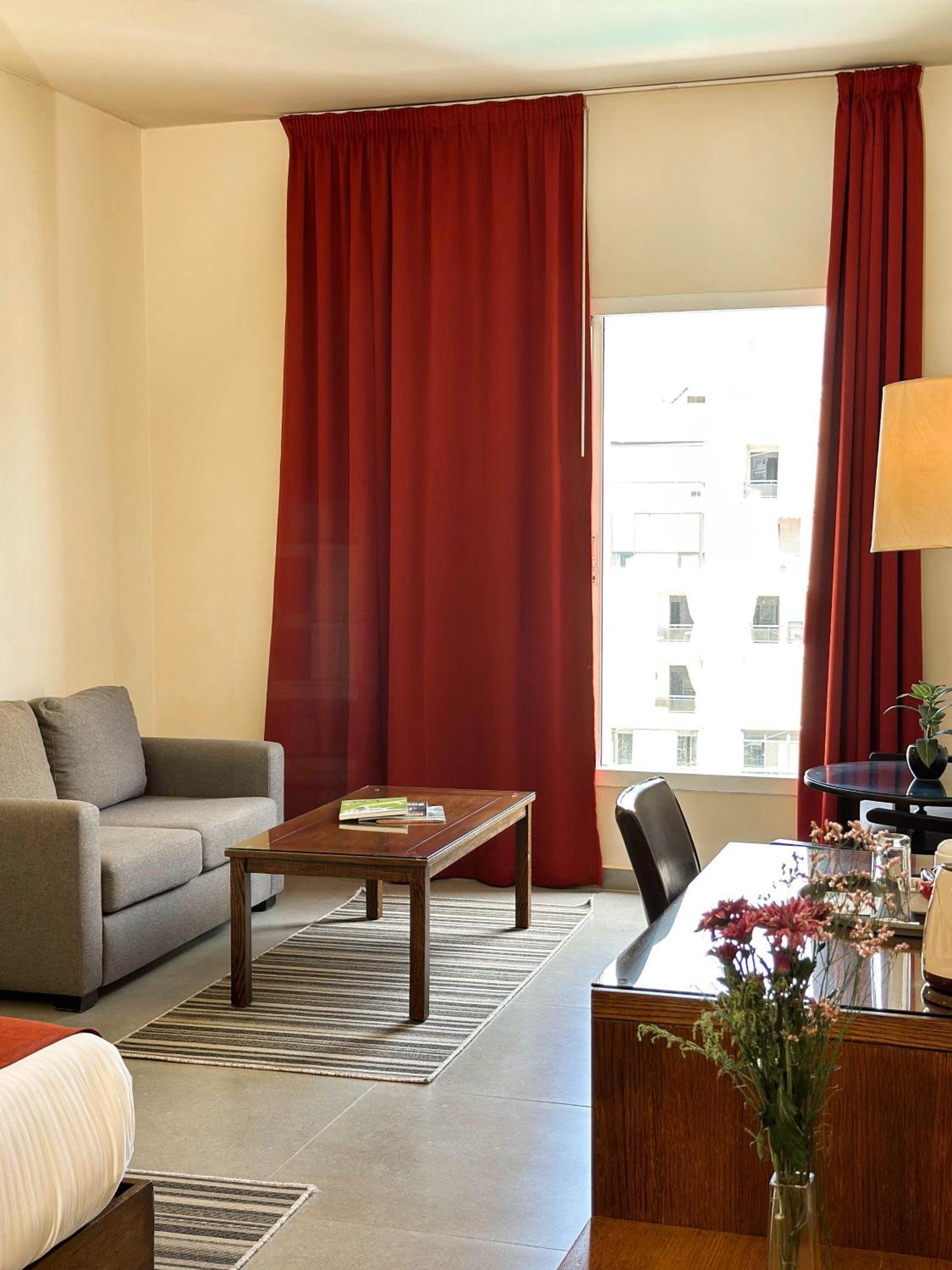 Cosmopolitan Hotel Бейрут Экстерьер фото