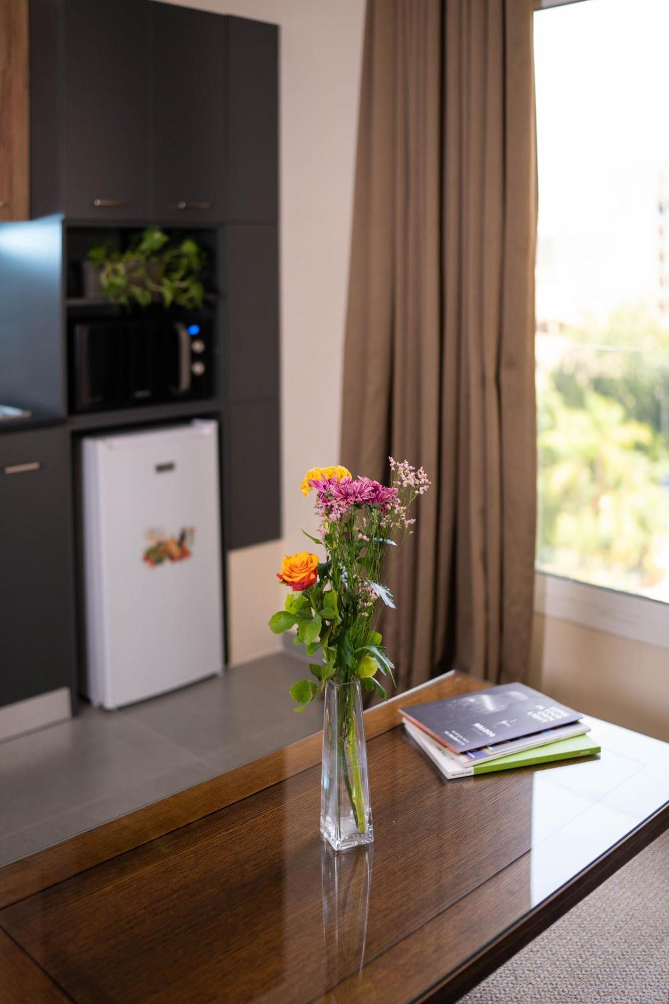 Cosmopolitan Hotel Бейрут Экстерьер фото