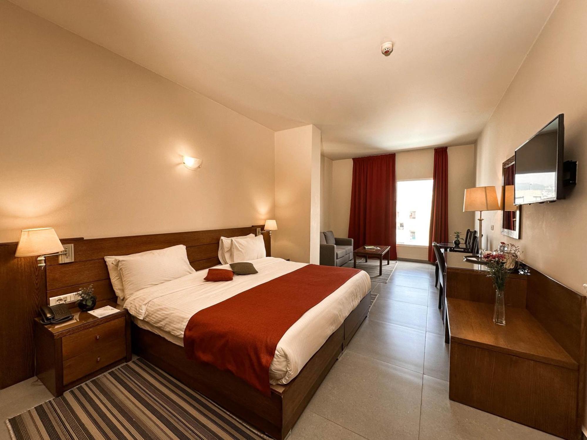 Cosmopolitan Hotel Бейрут Экстерьер фото